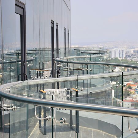 Baruk Guadalajara Hotel De Autor Exterior photo A glass balustrade