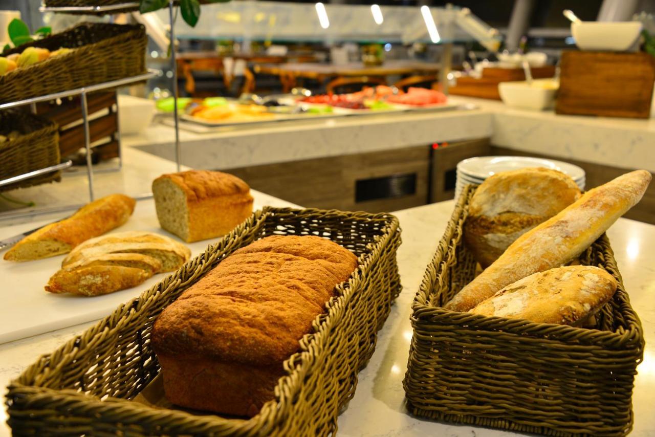 Baruk Guadalajara Hotel De Autor Exterior photo Bread at a buffet